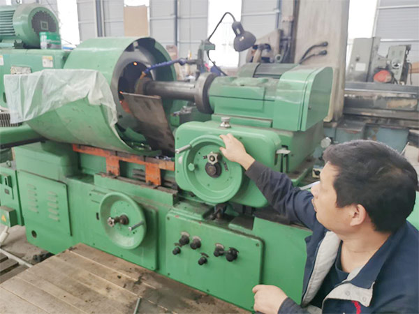 生產(chǎn)基地2-鑫宏特機(jī)械